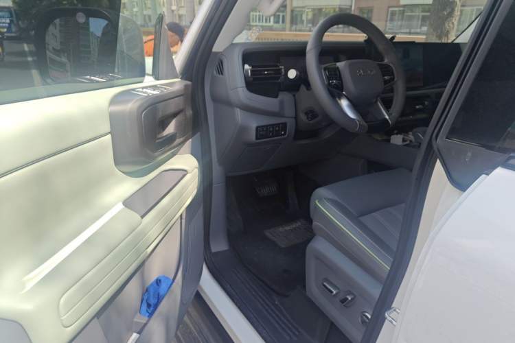 Used BAIC Off-Road BJ40 Electric Drive 2025 Standard Edition Driver Seat
