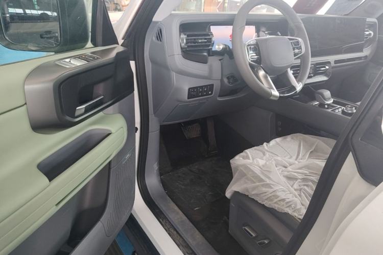 Used BAIC Off-Road BJ40 Electric Drive 2025 Advanced Edition Driver Seat