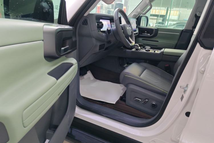 Used BAIC Off-Road BJ40 Electric Drive 2025 Standard Edition Driver Seat