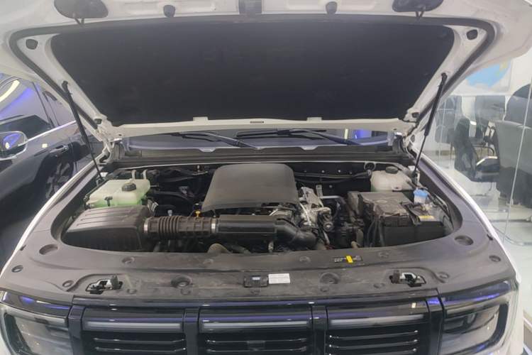 Used BAIC Off-Road BJ40 Electric Drive 2025 Standard Edition Engine Bay