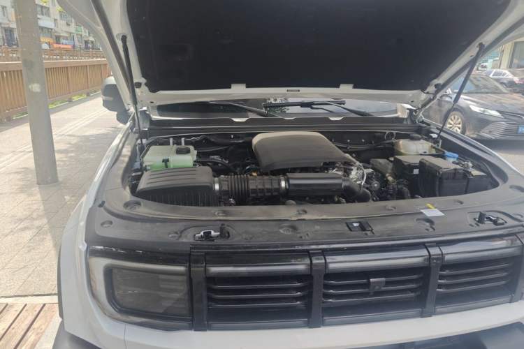 Used BAIC Off-Road BJ40 Electric Drive 2025 Standard Edition Engine Bay Right