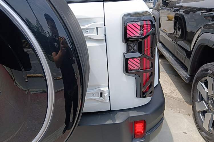 Used BAIC Off-Road BJ40 Electric Drive 2025 Standard Edition Exterior 3