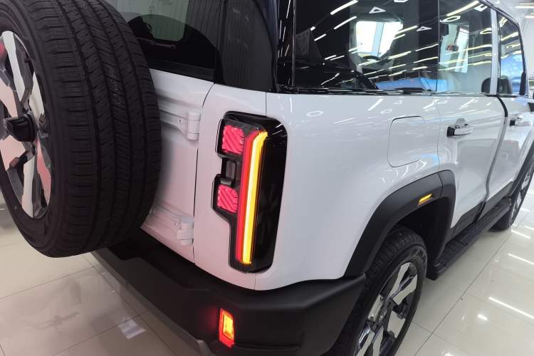 Used BAIC Off-Road BJ40 Electric Drive 2025 Standard Edition Exterior 6