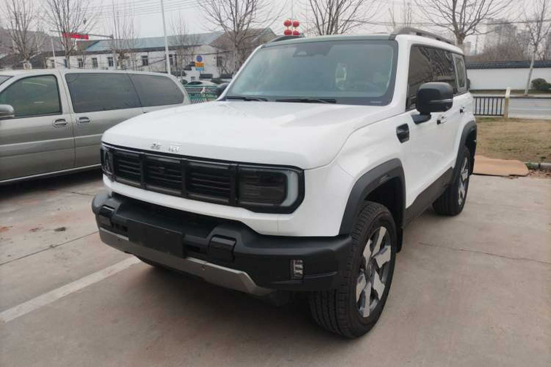 Used BAIC Off-Road BJ40 Electric Drive 2025 Advanced Edition Front Left 45 Deg