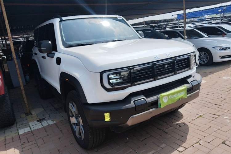 Used BAIC Off-Road BJ40 Electric Drive 2025 Advanced Edition Front Right 45 Deg