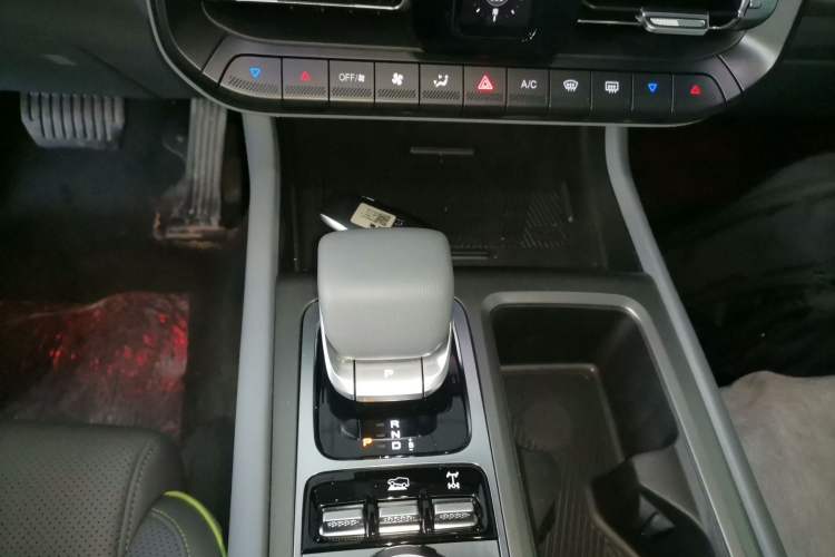 Used BAIC Off-Road BJ40 Electric Drive 2025 Advanced Edition Gear Lever