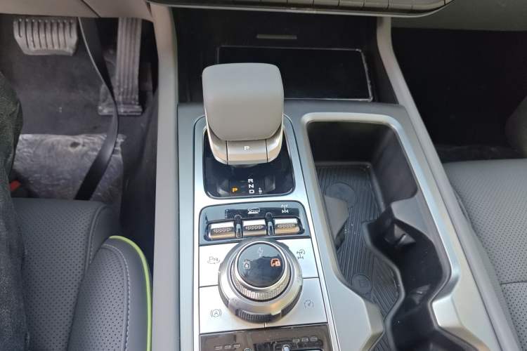 Used BAIC Off-Road BJ40 Electric Drive 2025 Advanced Edition Gear Lever