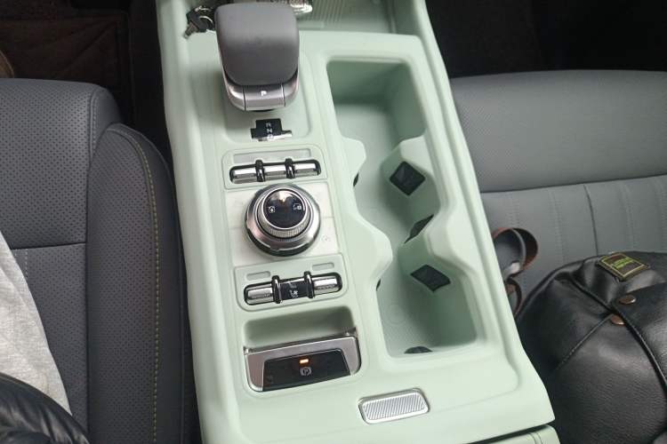Used BAIC Off-Road BJ40 Electric Drive 2025 Standard Version I Gear Lever