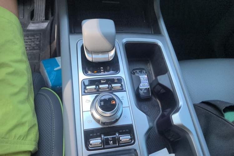 Used BAIC Off-Road BJ40 Electric Drive 2025 Advanced Edition Gear Lever