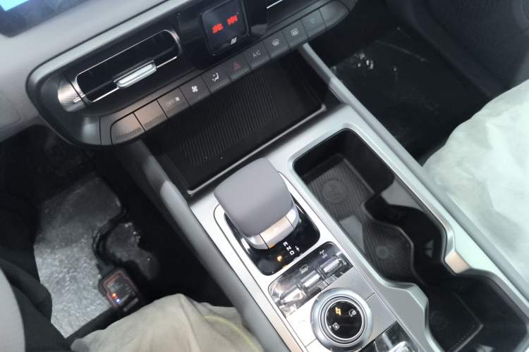 Used BAIC Off-Road BJ40 Electric Drive 2025 Standard Edition Gear Lever