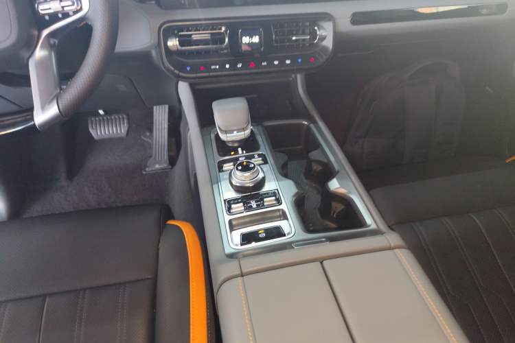 Used BAIC Off-Road BJ40 Electric Drive 2025 Advanced Edition Gear Lever