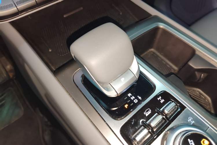 Used BAIC Off-Road BJ40 Electric Drive 2025 Advanced Edition Gear Lever
