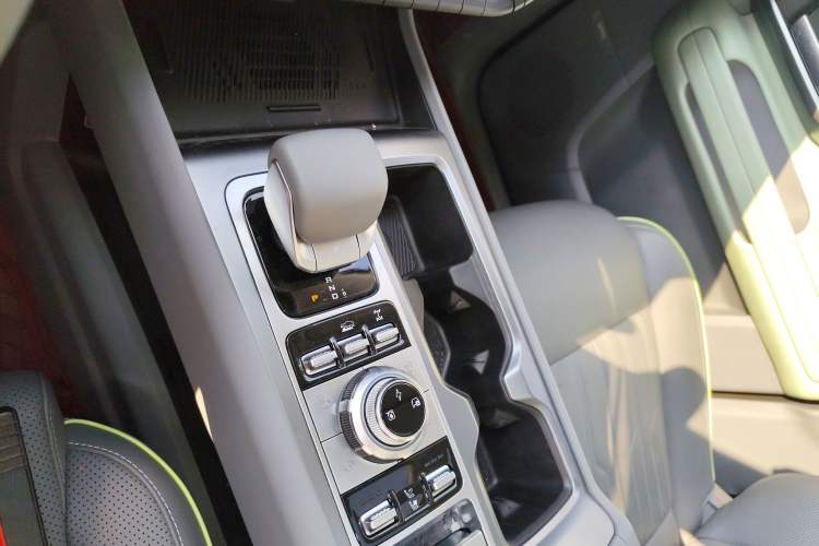 Used BAIC Off-Road BJ40 Electric Drive 2025 Advanced Edition Gear Lever