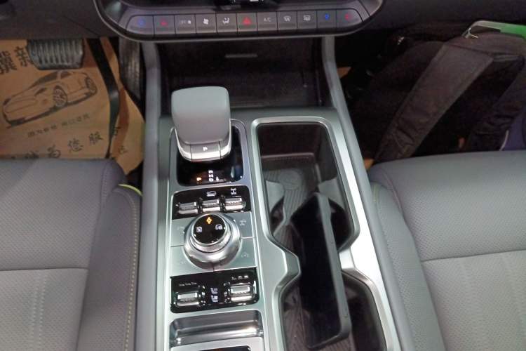 Used BAIC Off-Road BJ40 Electric Drive 2025 Advanced Edition Gear Lever