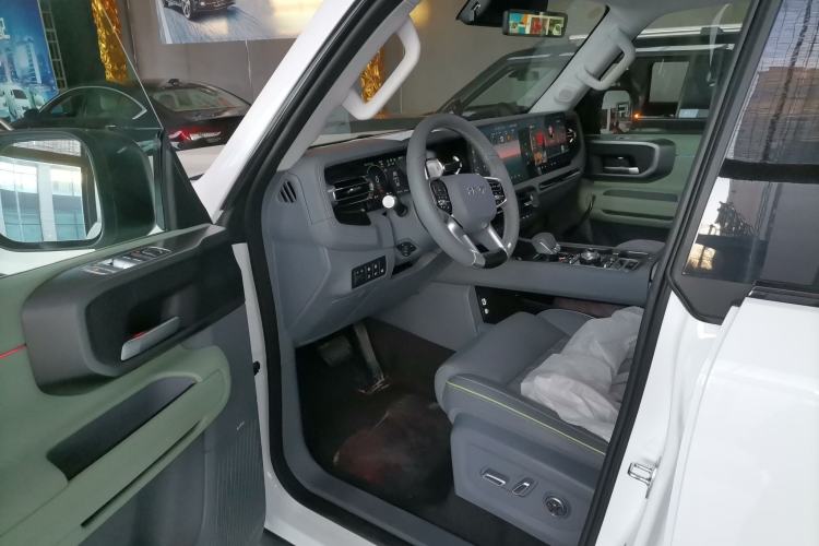 Used BAIC Off-Road BJ40 Electric Drive 2025 Advanced Edition Interior 3