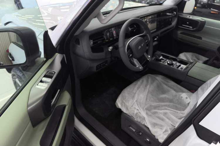 Used BAIC Off-Road BJ40 Electric Drive 2025 Standard Edition Interior 3