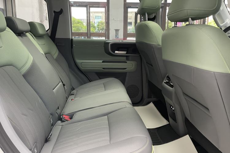 Used BAIC Off-Road BJ40 Electric Drive 2025 Standard Edition Interior 4