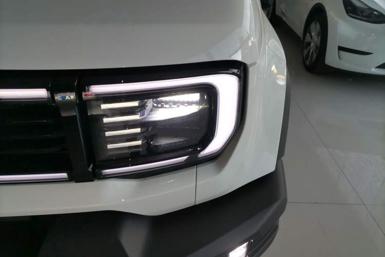 Used BAIC Off-Road BJ40 Electric Drive 2025 Advanced Edition Left Front Headlight