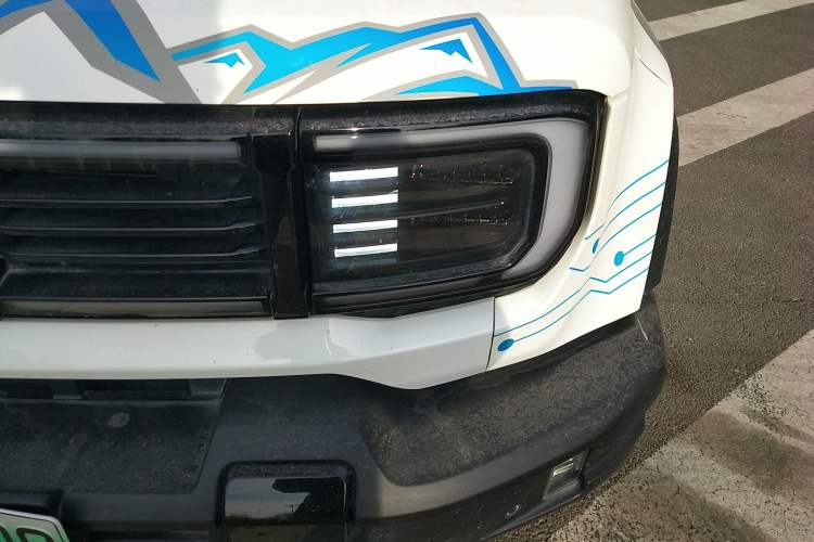 Used BAIC Off-Road BJ40 Electric Drive 2025 Advanced Edition Left Front Headlight