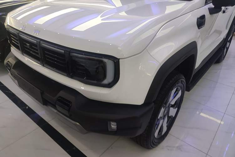 Used BAIC Off-Road BJ40 Electric Drive 2025 Standard Edition Left Front Headlight