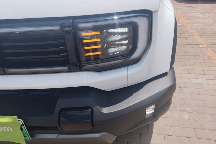 Used BAIC Off-Road BJ40 Electric Drive 2025 Standard Edition Left Front Headlight
