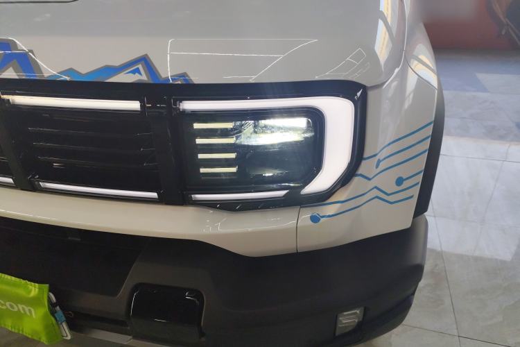 Used BAIC Off-Road BJ40 Electric Drive 2025 Advanced Edition Left Front Headlight