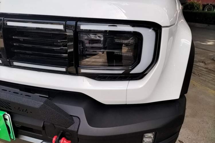 Used BAIC Off-Road BJ40 Electric Drive 2025 Standard Version I Left Front Headlight