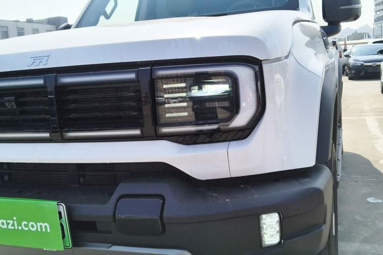 Used BAIC Off-Road BJ40 Electric Drive 2025 Standard Edition Left Front Headlight