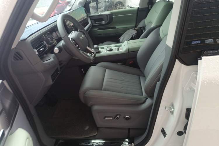 Used BAIC Off-Road BJ40 Electric Drive 2025 Standard Version I Left Front Seat