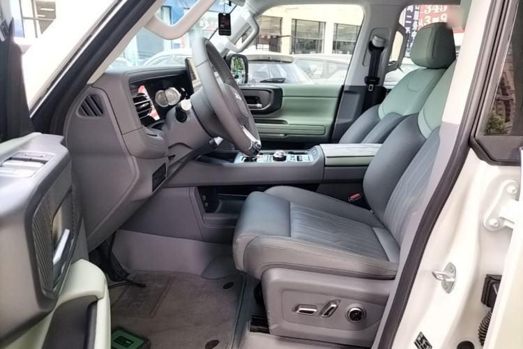 Used BAIC Off-Road BJ40 Electric Drive 2025 Standard Version I Left Front Seat