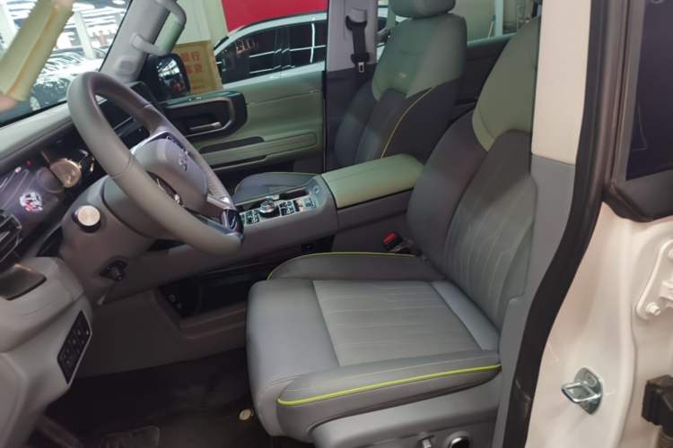 Used BAIC Off-Road BJ40 Electric Drive 2025 Advanced Edition Left Front Seat