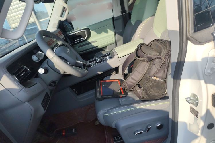Used BAIC Off-Road BJ40 Electric Drive 2025 Advanced Edition Left Front Seat