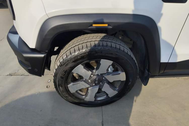 Used BAIC Off-Road BJ40 Electric Drive 2025 Advanced Edition Left Front Wheel Hub