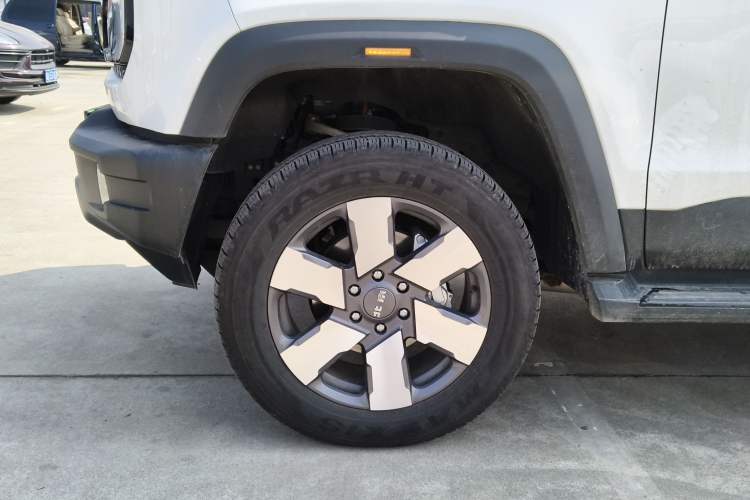 Used BAIC Off-Road BJ40 Electric Drive 2025 Standard Edition Left Front Wheel Hub