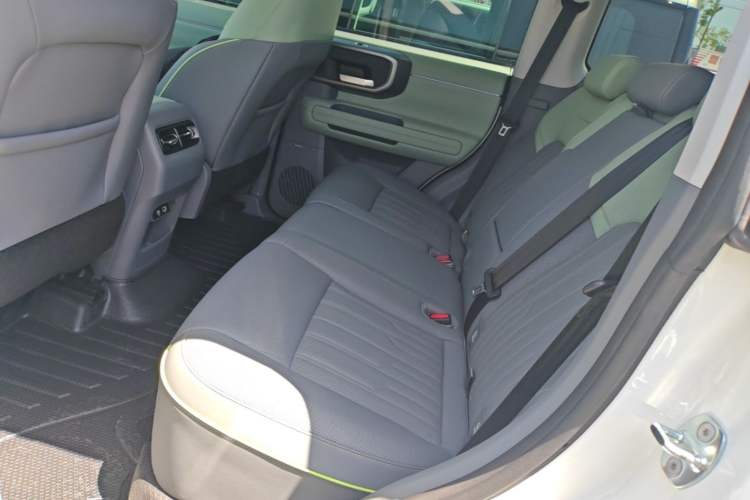 Used BAIC Off-Road BJ40 Electric Drive 2025 Advanced Edition Left Rear Seat