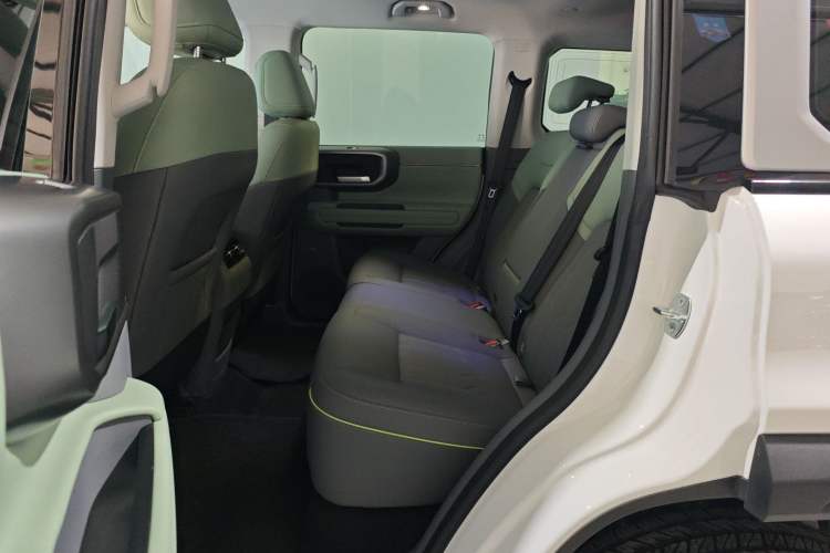 Used BAIC Off-Road BJ40 Electric Drive 2025 Advanced Edition Left Rear Seat