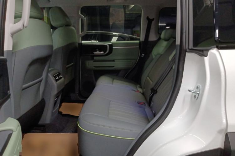 Used BAIC Off-Road BJ40 Electric Drive 2025 Advanced Edition Left Rear Seat