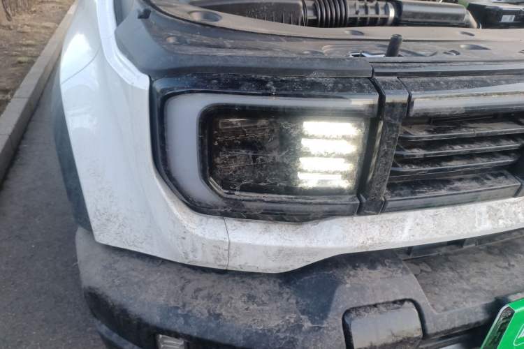 Used BAIC Off-Road BJ40 Electric Drive 2025 Standard Edition Right Front Headlight
