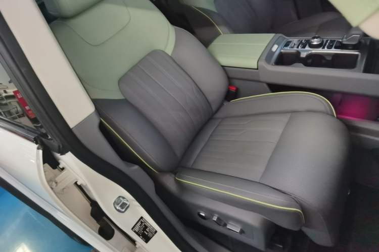 Used BAIC Off-Road BJ40 Electric Drive 2025 Advanced Edition Right Front Seat