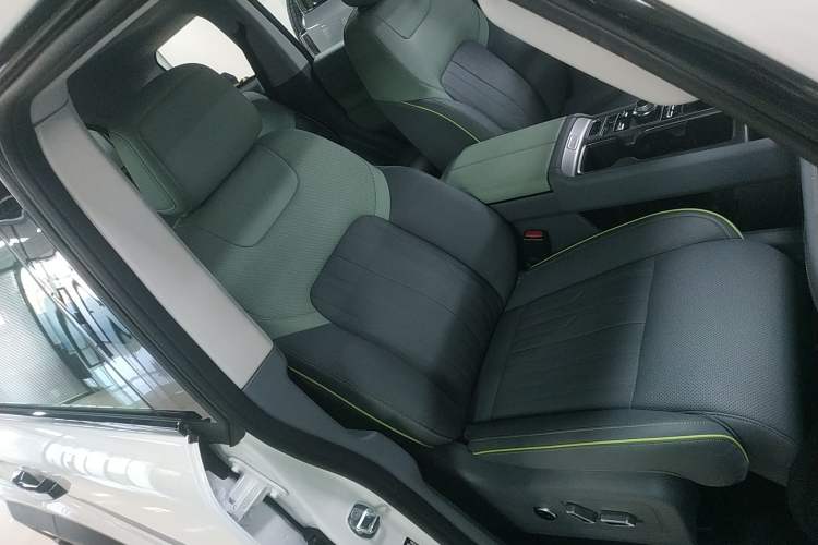 Used BAIC Off-Road BJ40 Electric Drive 2025 Advanced Edition Right Front Seat