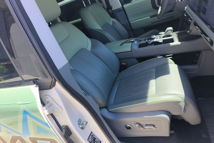 Used BAIC Off-Road BJ40 Electric Drive 2025 Advanced Edition Right Front Seat