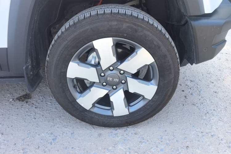 Used BAIC Off-Road BJ40 Electric Drive 2025 Advanced Edition Right Front Wheel Hub