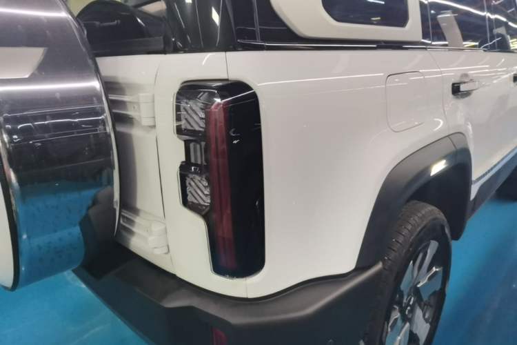 Used BAIC Off-Road BJ40 Electric Drive 2025 Advanced Edition Right Rear Taillight