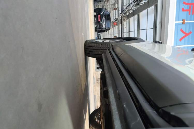 Used BAIC Off-Road BJ40 Electric Drive 2025 Advanced Edition Right Side Sill