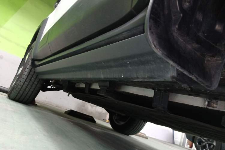 Used BAIC Off-Road BJ40 Electric Drive 2025 Advanced Edition Right Side Sill