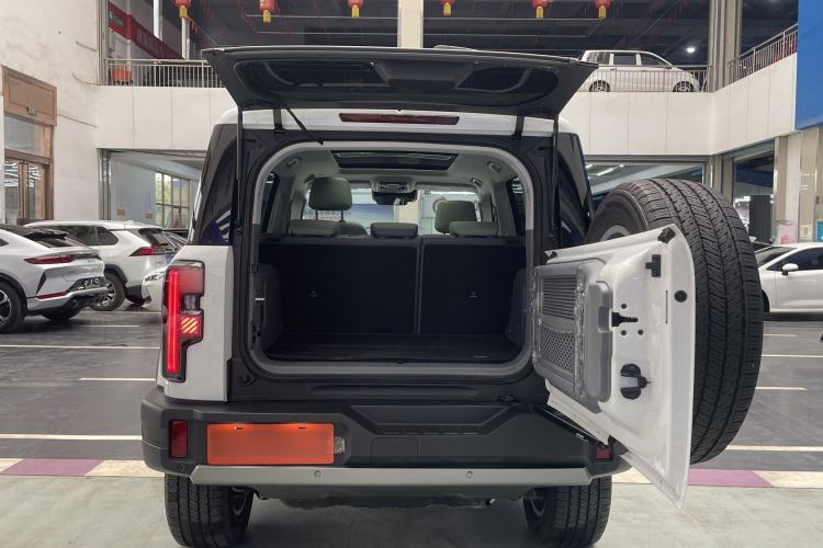 Used BAIC Off-Road BJ40 Electric Drive 2025 Standard Edition Trunk