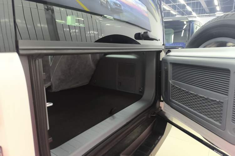 Used BAIC Off-Road BJ40 Electric Drive 2025 Standard Edition Trunk