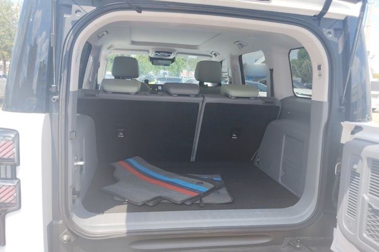 Used BAIC Off-Road BJ40 Electric Drive 2025 Standard Edition Trunk