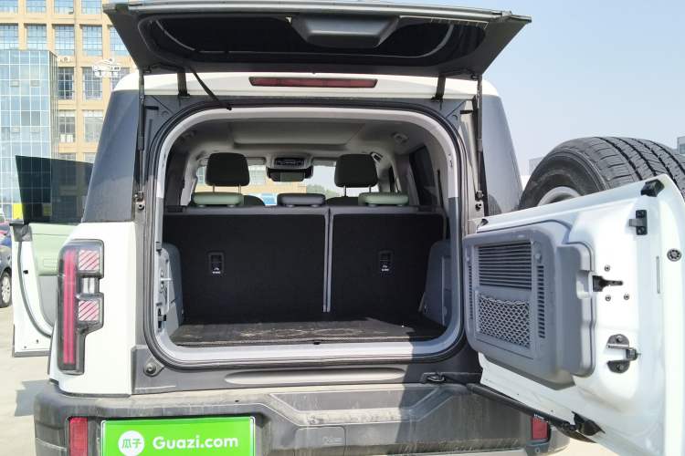 Used BAIC Off-Road BJ40 Electric Drive 2025 Standard Edition Trunk