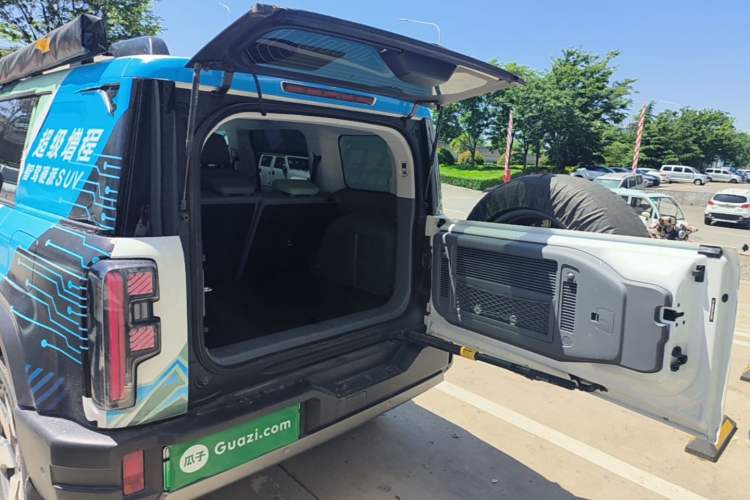 Used BAIC Off-Road BJ40 Electric Drive 2025 Advanced Edition Trunk
